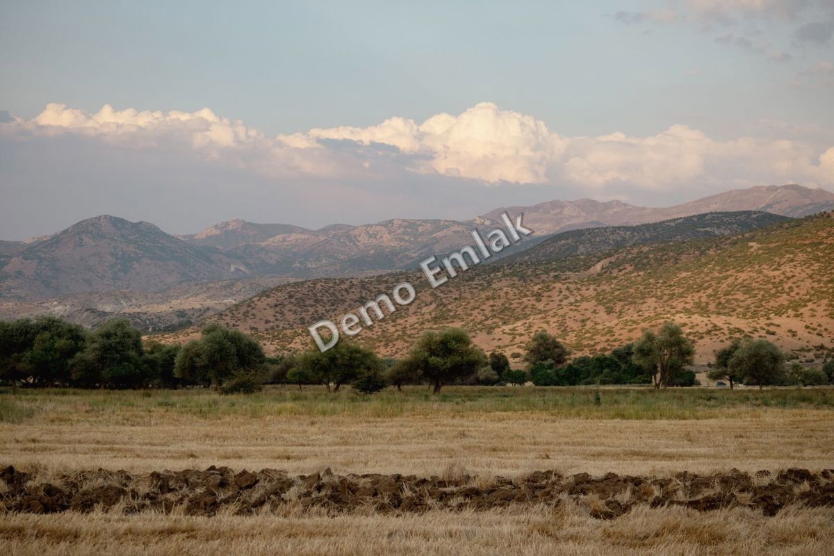 Mühye'de Manzaralı 900 m² Villa İmarlı Arsa
