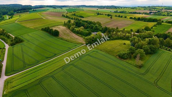 Bağlıca'da 750 m² Villa İmarlı Köşe Parsel