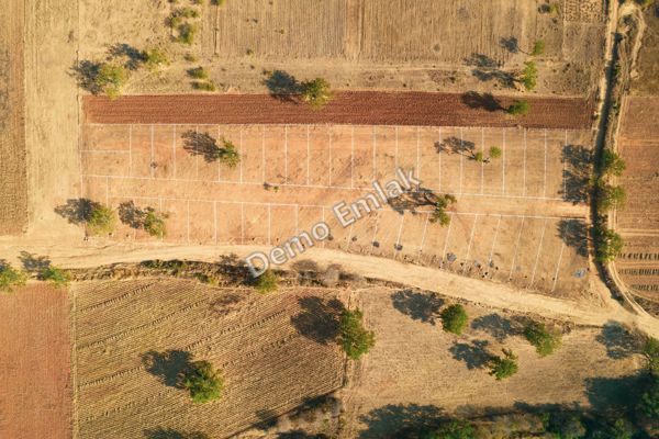 Eryaman'da Cadde Cepheli 1.200 m² Ticari İmarlı Arsa